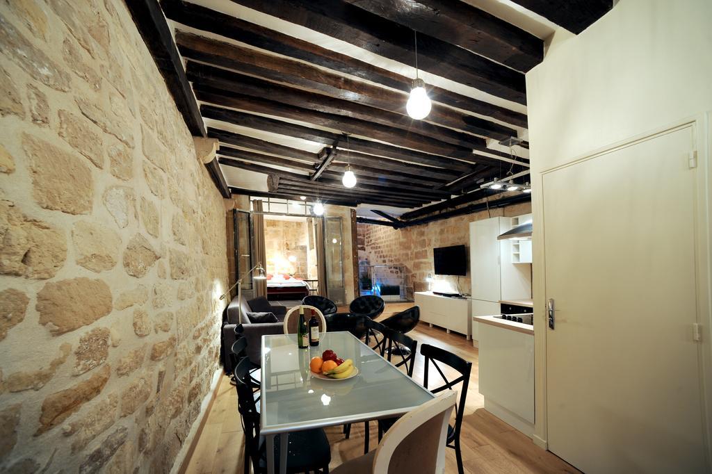 Unique Loft Apartment In Le Marais Paris Exterior photo